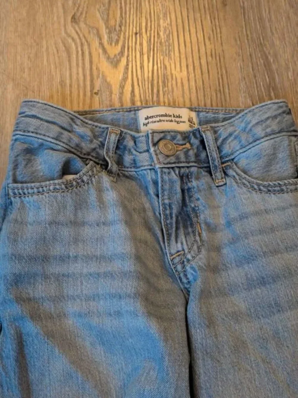 Abercrombie Kids High Rise Ultra Wide Leg Jeans 5/6